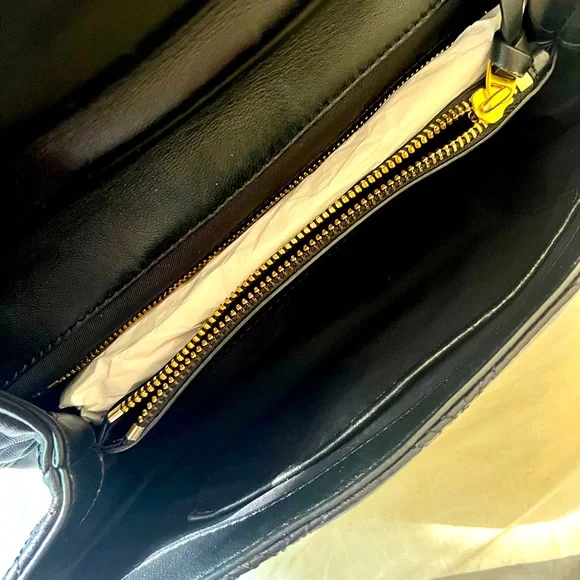 Tory Burch Black Quilted Shoulder Bag - Picture 5 of 7